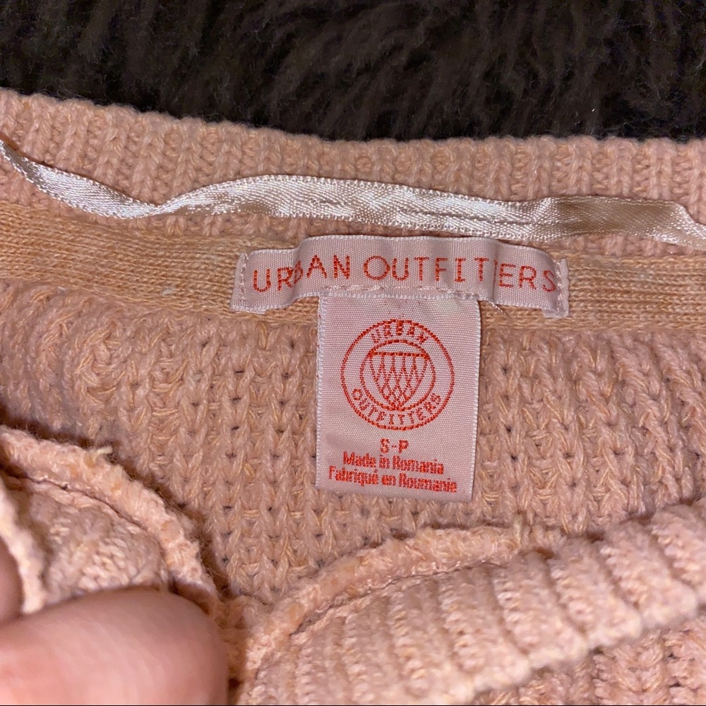 Pink sweater - Picture 2 of 2